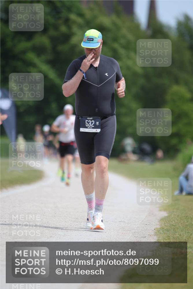 22.06.2025 - Viking Triathlon H.Heesch http://msf.ph/oto/8097099 22.06.2025 13:12:19 Laufen 532 meine-sportfotos.de