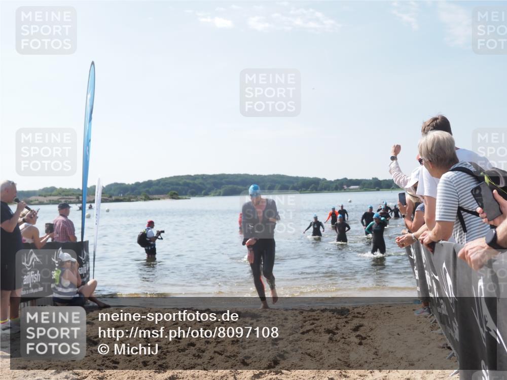 22.06.2025 - Viking Triathlon MichiJ http://msf.ph/oto/8097108 22.06.2025 10:42:17 Schwimmen 16, 65, 78, 192, 281, 290, 326, 460, 465 meine-sportfotos.de