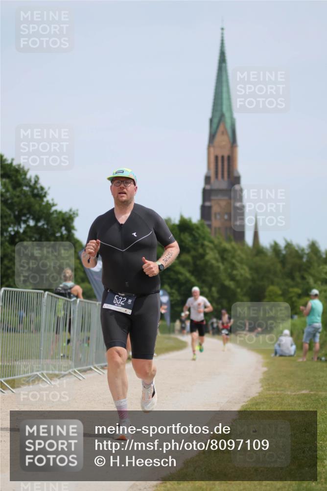 22.06.2025 - Viking Triathlon H.Heesch http://msf.ph/oto/8097109 22.06.2025 13:12:24 Laufen 532, 556 meine-sportfotos.de