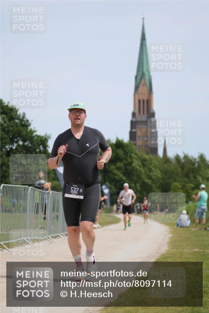 22.06.2025 - Viking Triathlon H.Heesch http://msf.ph/oto/8097114 22.06.2025 13:12:24 Laufen 532, 556 meine-sportfotos.de