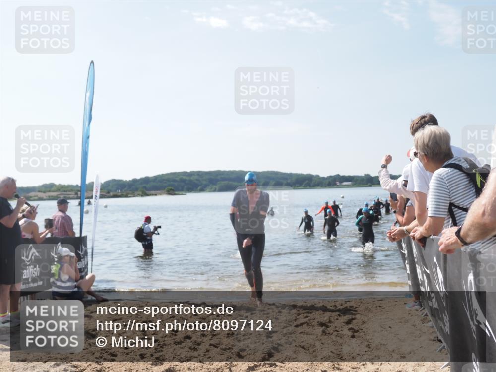 22.06.2025 - Viking Triathlon MichiJ http://msf.ph/oto/8097124 22.06.2025 10:42:17 Schwimmen 16, 65, 78, 192, 281, 290, 326, 460, 465 meine-sportfotos.de