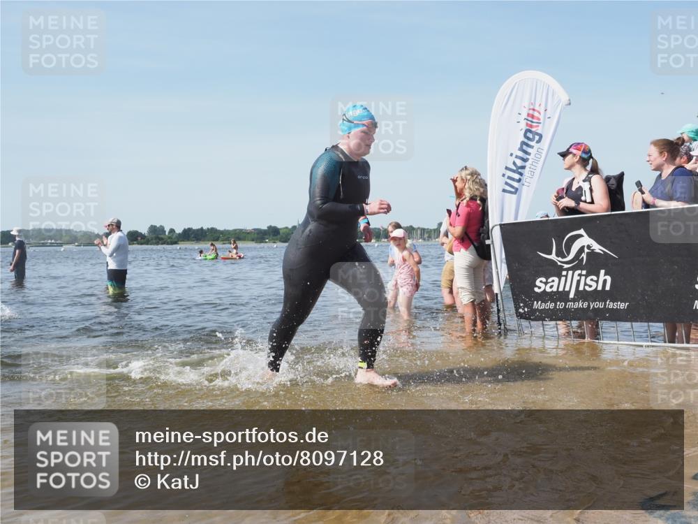 22.06.2025 - Viking Triathlon KatJ http://msf.ph/oto/8097128 22.06.2025 10:31:30 Schwimmen 3, 8, 137, 158, 236, 311, 340, 469, 613, 648 meine-sportfotos.de
