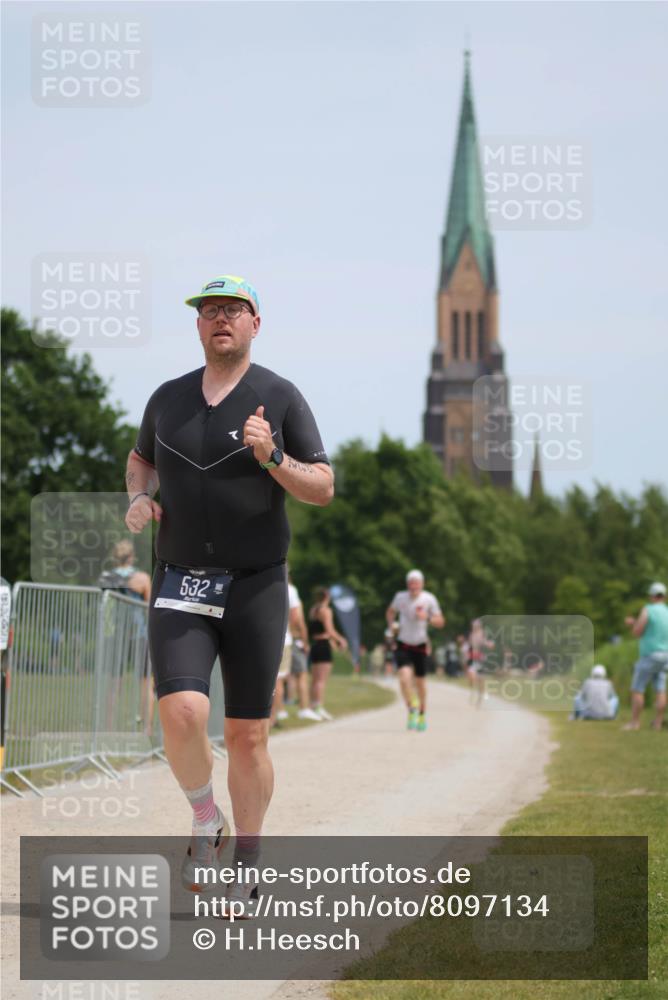 22.06.2025 - Viking Triathlon H.Heesch http://msf.ph/oto/8097134 22.06.2025 13:12:24 Laufen 532, 556 meine-sportfotos.de