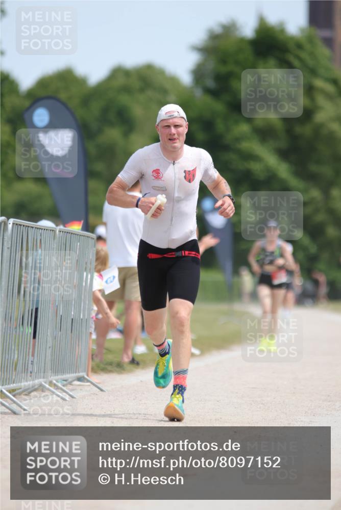 22.06.2025 - Viking Triathlon H.Heesch http://msf.ph/oto/8097152 22.06.2025 13:12:28 Laufen 532, 556 meine-sportfotos.de
