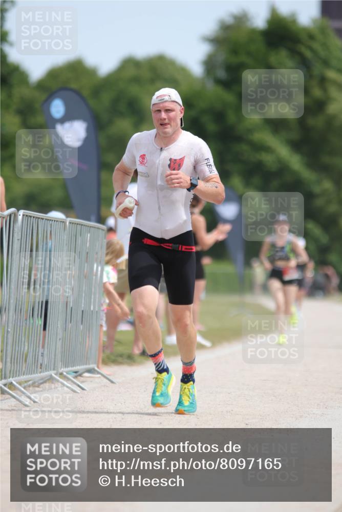22.06.2025 - Viking Triathlon H.Heesch http://msf.ph/oto/8097165 22.06.2025 13:12:28 Laufen 532, 556 meine-sportfotos.de