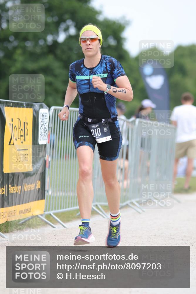 22.06.2025 - Viking Triathlon H.Heesch http://msf.ph/oto/8097203 22.06.2025 13:27:39 Laufen 210 meine-sportfotos.de