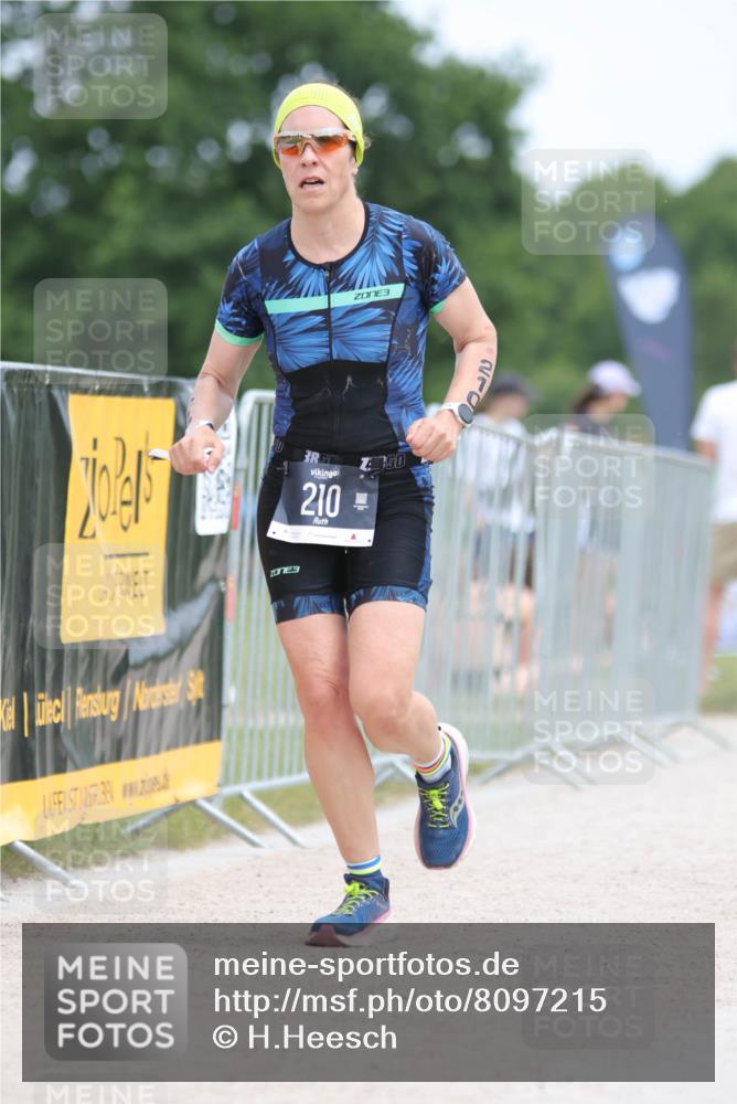 22.06.2025 - Viking Triathlon H.Heesch http://msf.ph/oto/8097215 22.06.2025 13:27:40 Laufen 210 meine-sportfotos.de