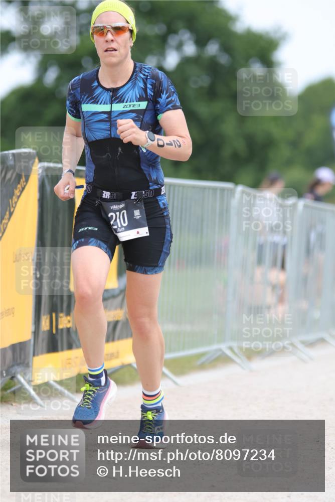 22.06.2025 - Viking Triathlon H.Heesch http://msf.ph/oto/8097234 22.06.2025 13:27:40 Laufen 210 meine-sportfotos.de