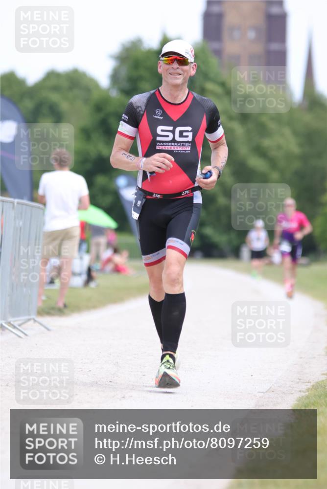 22.06.2025 - Viking Triathlon H.Heesch http://msf.ph/oto/8097259 22.06.2025 13:27:58 Laufen 145 meine-sportfotos.de