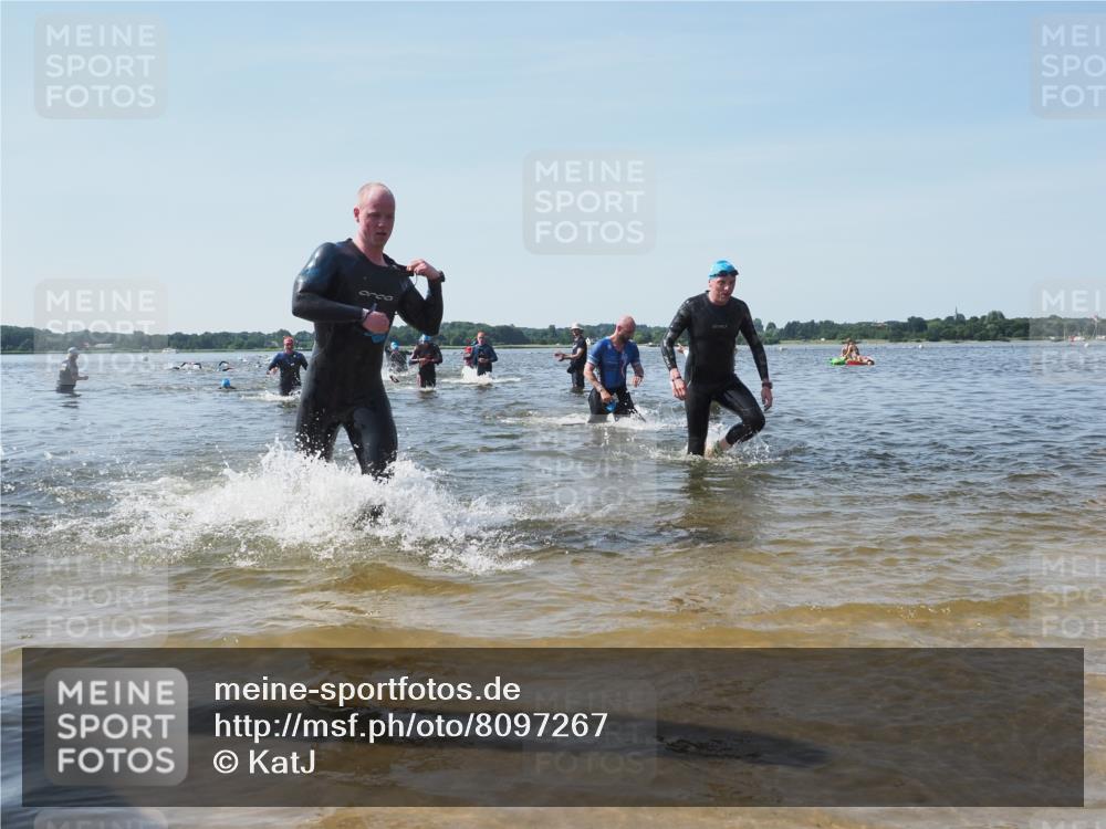 22.06.2025 - Viking Triathlon KatJ http://msf.ph/oto/8097267 22.06.2025 10:31:34 Schwimmen 3, 8, 98, 137, 158, 189, 311, 340, 350, 469, 613, 648 meine-sportfotos.de