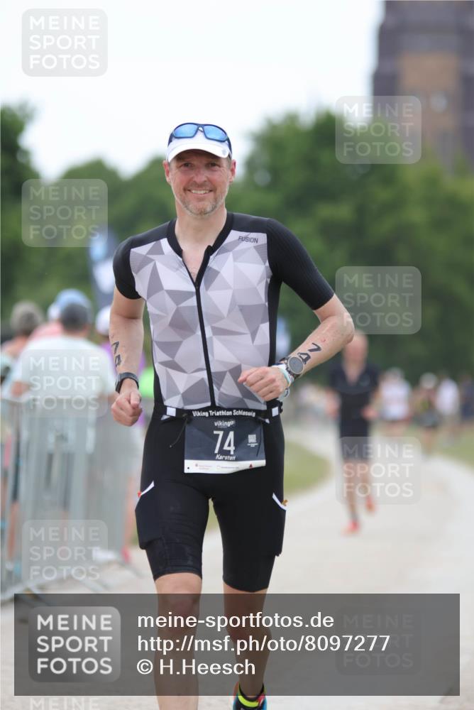 22.06.2025 - Viking Triathlon H.Heesch http://msf.ph/oto/8097277 22.06.2025 15:34:07 Laufen 74, 232 meine-sportfotos.de