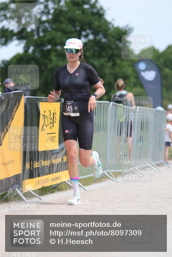 22.06.2025 - Viking Triathlon H.Heesch http://msf.ph/oto/8097309 22.06.2025 13:12:46 Laufen 149 meine-sportfotos.de