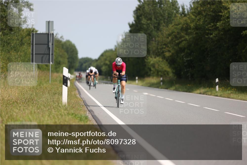 22.06.2025 - Viking Triathlon Yannick Fuchs http://msf.ph/oto/8097328 22.06.2025 11:22:11 Radfahren 42, 101, 187, 323, 455, 473, 490, 661 meine-sportfotos.de