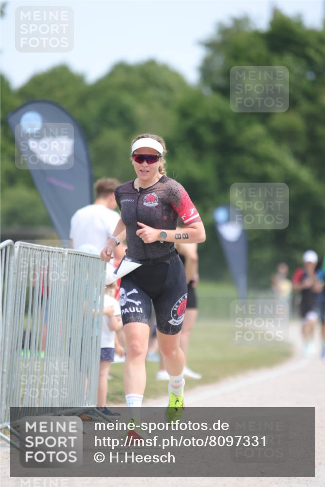 22.06.2025 - Viking Triathlon H.Heesch http://msf.ph/oto/8097331 22.06.2025 13:12:54 Laufen 88 meine-sportfotos.de