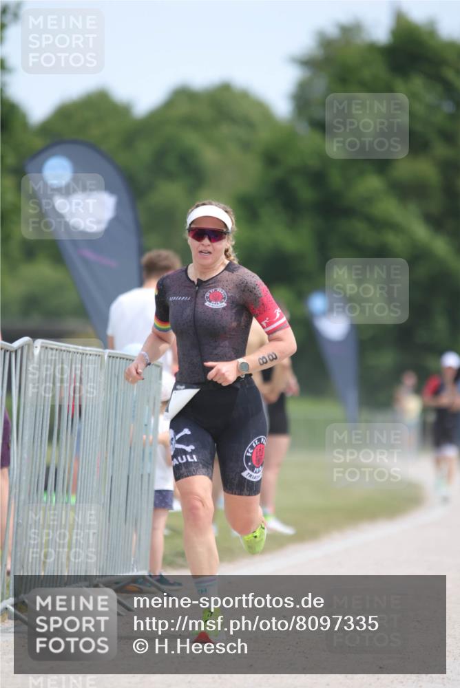 22.06.2025 - Viking Triathlon H.Heesch http://msf.ph/oto/8097335 22.06.2025 13:12:54 Laufen 88 meine-sportfotos.de