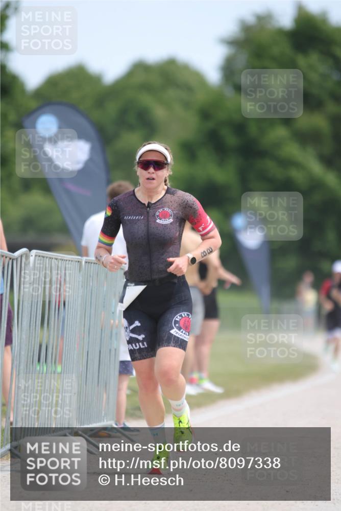 22.06.2025 - Viking Triathlon H.Heesch http://msf.ph/oto/8097338 22.06.2025 13:12:54 Laufen 88 meine-sportfotos.de