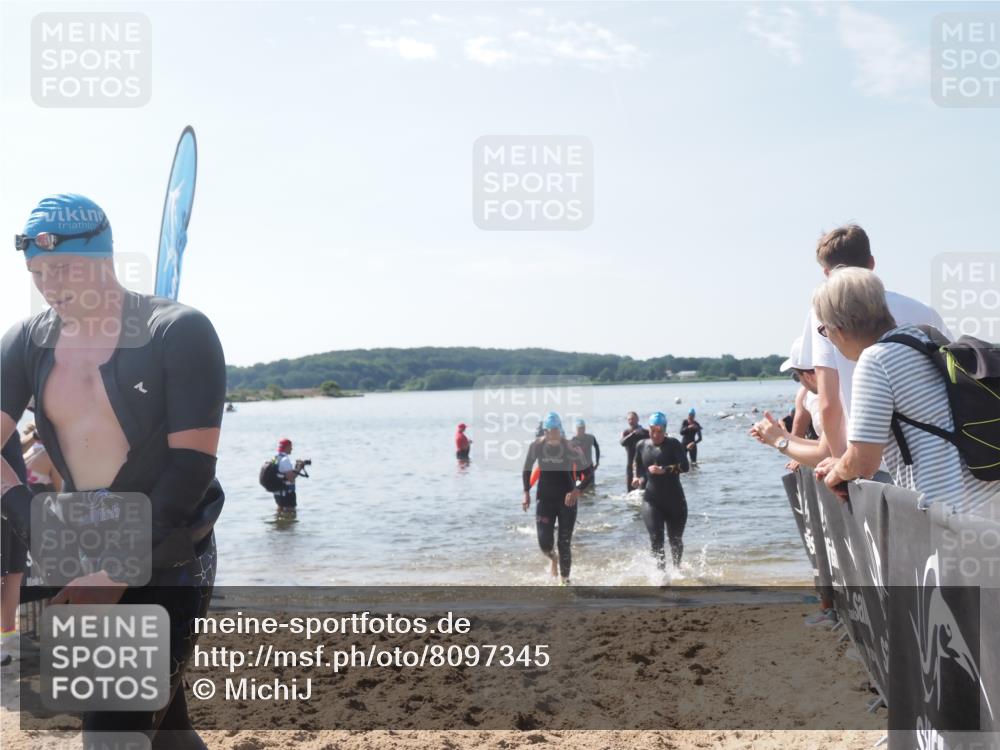 22.06.2025 - Viking Triathlon MichiJ http://msf.ph/oto/8097345 22.06.2025 10:42:33 Schwimmen 55, 65, 171, 192, 318, 427 meine-sportfotos.de