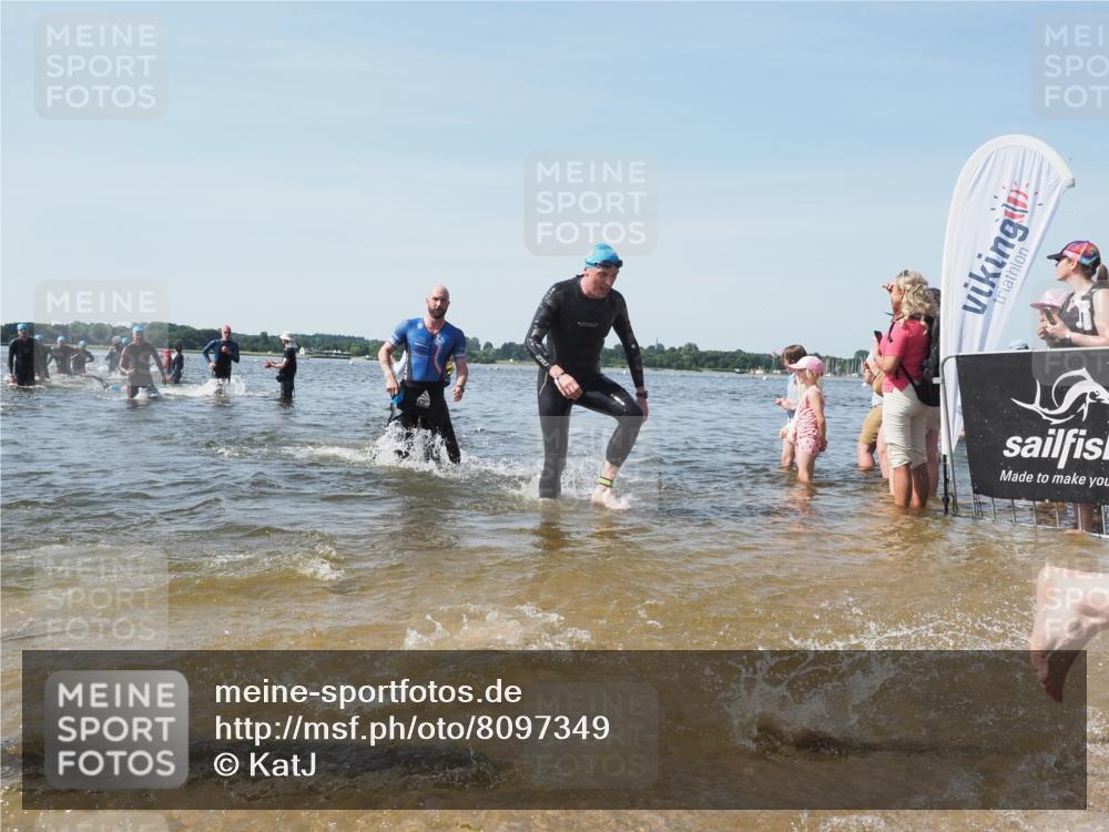 22.06.2025 - Viking Triathlon KatJ http://msf.ph/oto/8097349 22.06.2025 10:31:35 Schwimmen 3, 8, 98, 137, 158, 189, 340, 350, 469, 613, 648 meine-sportfotos.de