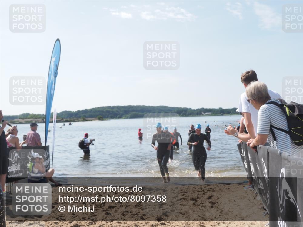 22.06.2025 - Viking Triathlon MichiJ http://msf.ph/oto/8097358 22.06.2025 10:42:34 Schwimmen 55, 65, 171, 192, 318, 427 meine-sportfotos.de
