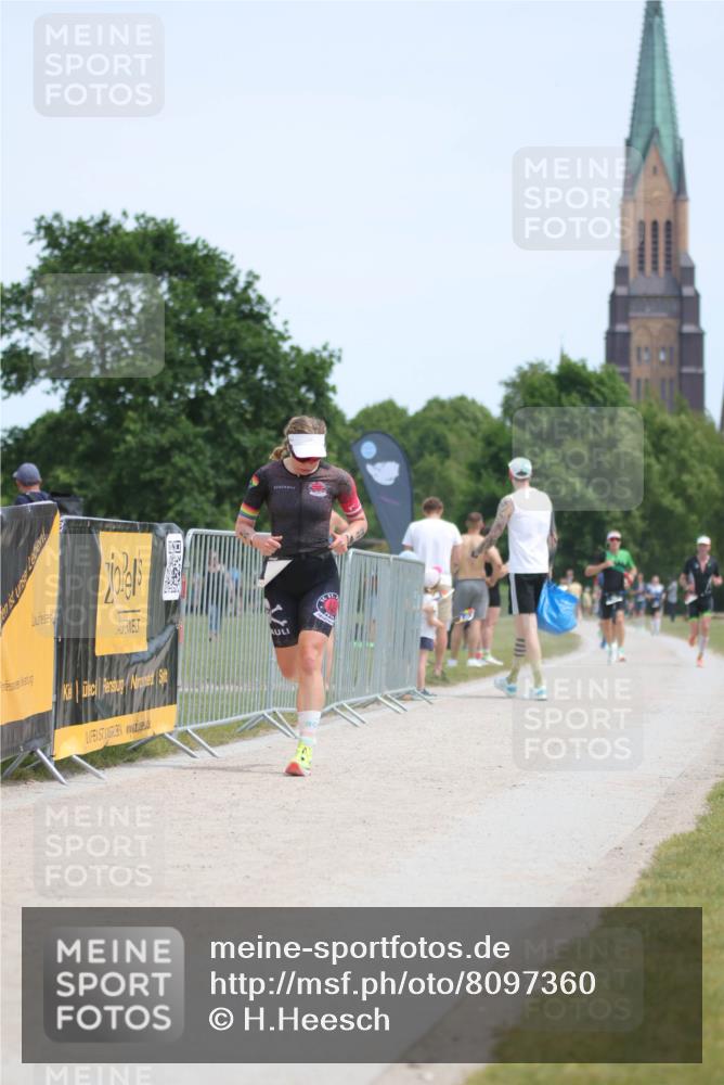 22.06.2025 - Viking Triathlon H.Heesch http://msf.ph/oto/8097360 22.06.2025 13:12:55 Laufen 88 meine-sportfotos.de