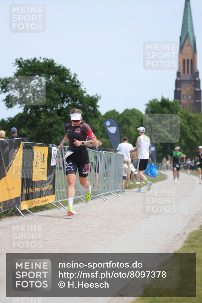 22.06.2025 - Viking Triathlon H.Heesch http://msf.ph/oto/8097378 22.06.2025 13:12:56 Laufen 88 meine-sportfotos.de