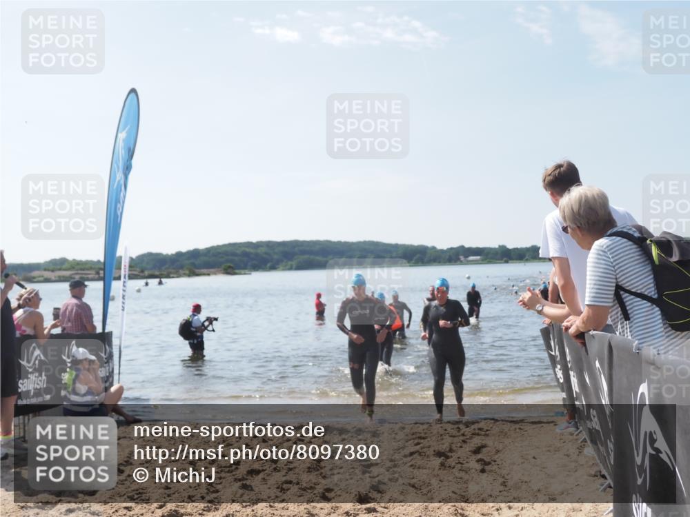 22.06.2025 - Viking Triathlon MichiJ http://msf.ph/oto/8097380 22.06.2025 10:42:34 Schwimmen 55, 65, 171, 192, 318, 427 meine-sportfotos.de