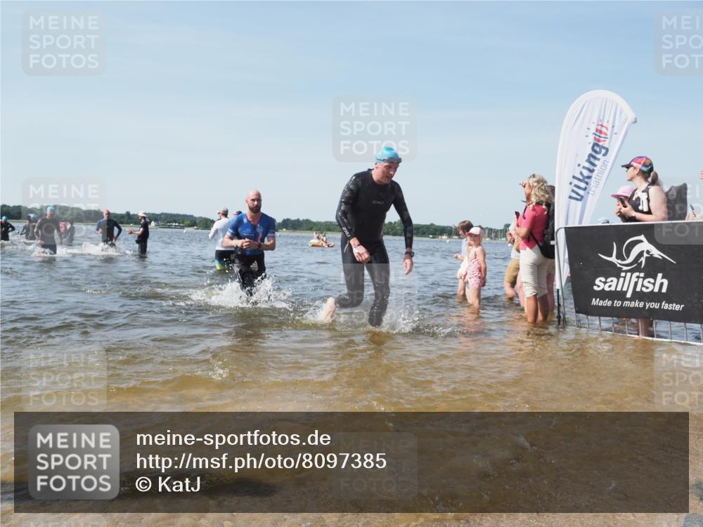 22.06.2025 - Viking Triathlon KatJ http://msf.ph/oto/8097385 22.06.2025 10:31:36 Schwimmen 3, 8, 98, 99, 137, 158, 189, 224, 340, 350, 469, 613, 648 meine-sportfotos.de