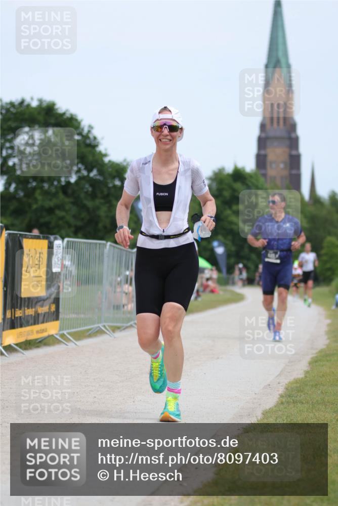 22.06.2025 - Viking Triathlon H.Heesch http://msf.ph/oto/8097403 22.06.2025 13:28:23 Laufen 182, 449 meine-sportfotos.de
