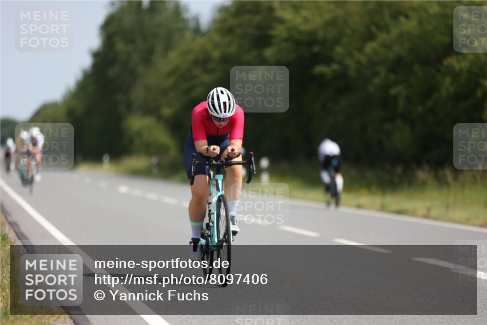 22.06.2025 - Viking Triathlon Yannick Fuchs http://msf.ph/oto/8097406 22.06.2025 11:22:14 Radfahren 42, 47, 91, 165, 257, 473, 490, 661 meine-sportfotos.de