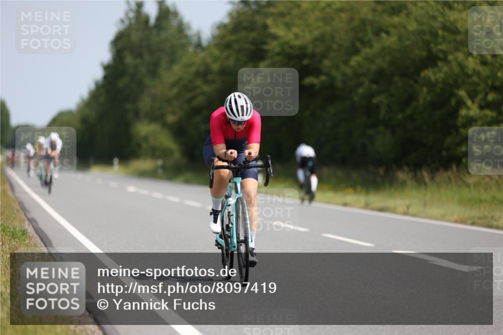 22.06.2025 - Viking Triathlon Yannick Fuchs http://msf.ph/oto/8097419 22.06.2025 11:22:14 Radfahren 42, 47, 91, 165, 257, 473, 490, 661 meine-sportfotos.de