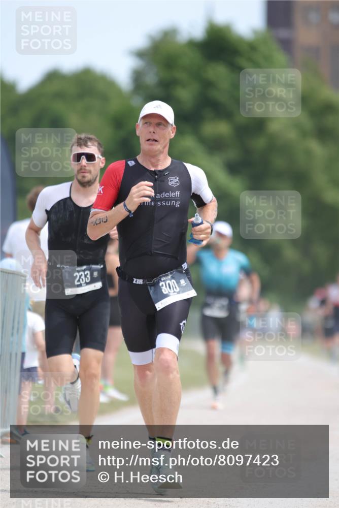 22.06.2025 - Viking Triathlon H.Heesch http://msf.ph/oto/8097423 22.06.2025 13:13:10 Laufen 113, 226, 233, 300, 610 meine-sportfotos.de