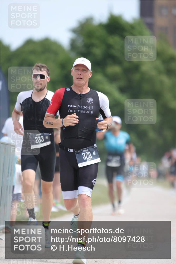 22.06.2025 - Viking Triathlon H.Heesch http://msf.ph/oto/8097428 22.06.2025 13:13:11 Laufen 226, 233, 300, 610 meine-sportfotos.de