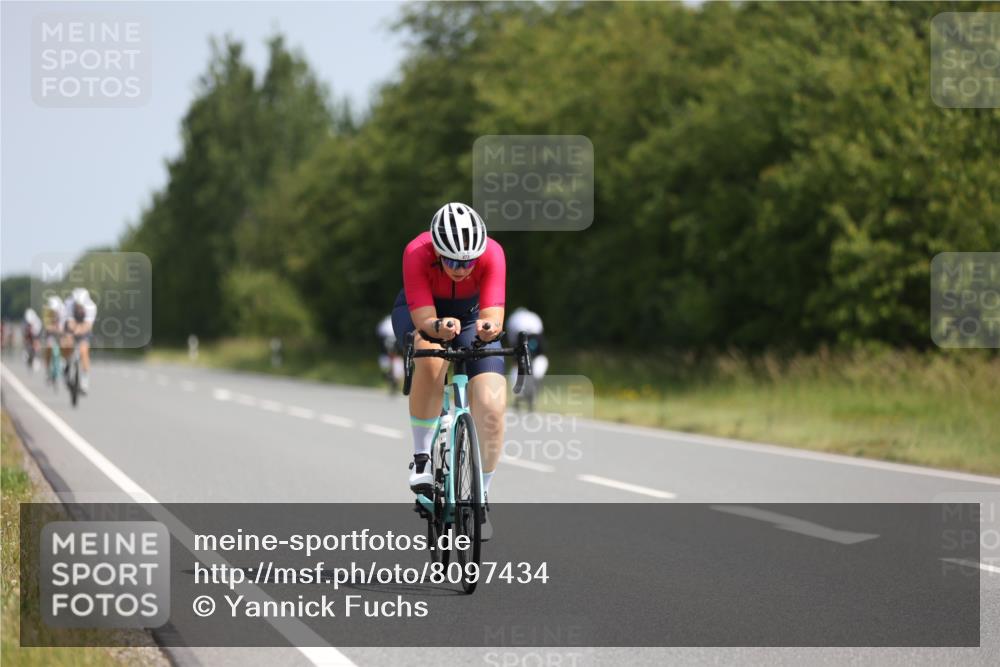 22.06.2025 - Viking Triathlon Yannick Fuchs http://msf.ph/oto/8097434 22.06.2025 11:22:14 Radfahren 42, 47, 91, 165, 257, 473, 490, 661 meine-sportfotos.de