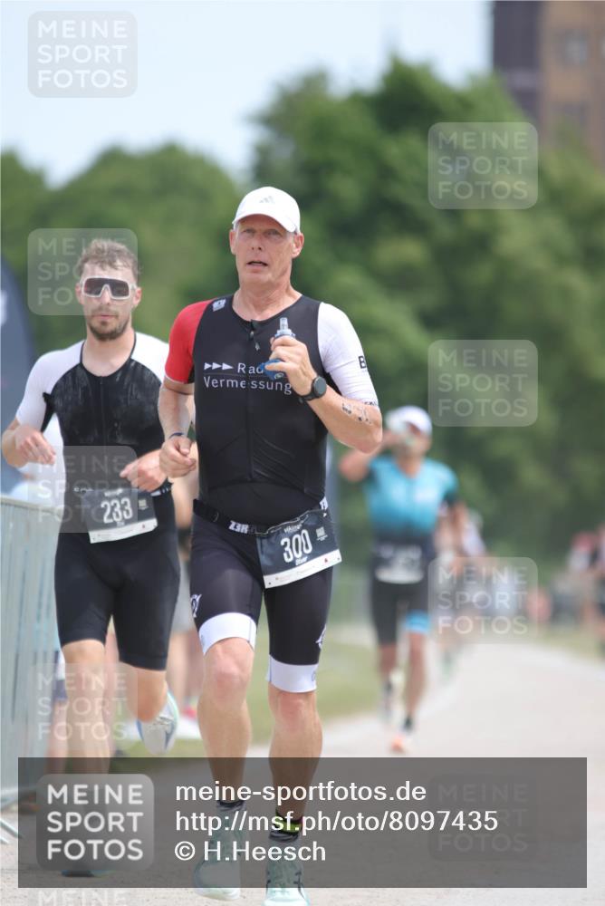 22.06.2025 - Viking Triathlon H.Heesch http://msf.ph/oto/8097435 22.06.2025 13:13:11 Laufen 226, 233, 300, 610 meine-sportfotos.de