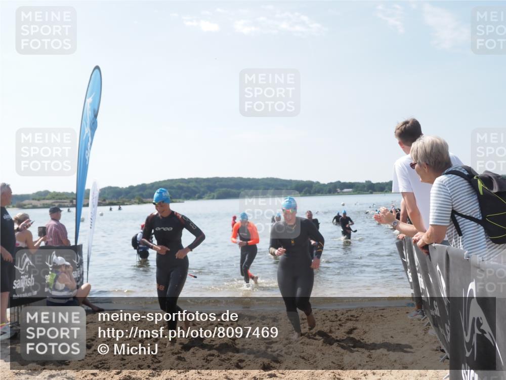 22.06.2025 - Viking Triathlon MichiJ http://msf.ph/oto/8097469 22.06.2025 10:42:35 Schwimmen 55, 65, 171, 192, 240, 318, 427 meine-sportfotos.de