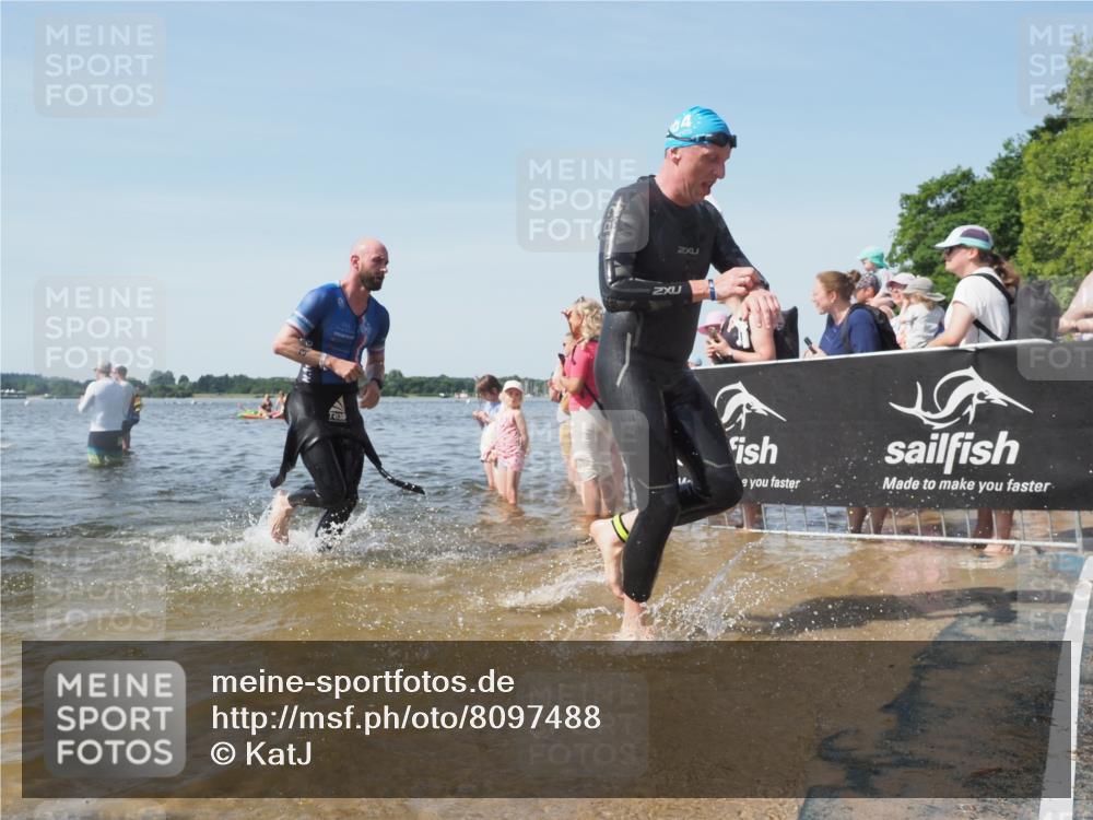22.06.2025 - Viking Triathlon KatJ http://msf.ph/oto/8097488 22.06.2025 10:31:37 Schwimmen 3, 8, 98, 99, 137, 158, 189, 224, 340, 350, 469, 555, 613, 648 meine-sportfotos.de