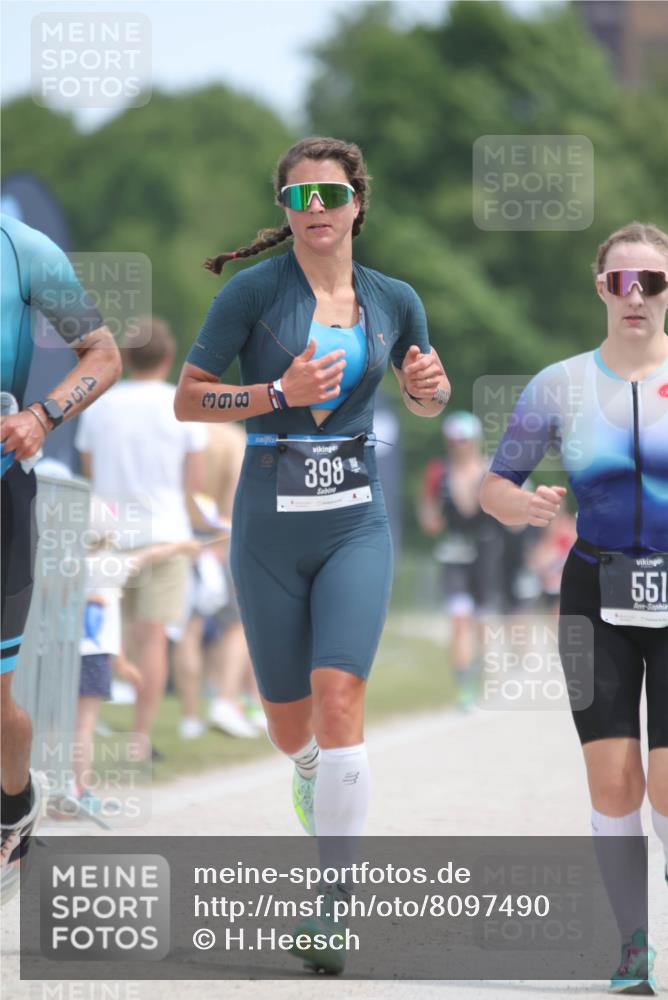 22.06.2025 - Viking Triathlon H.Heesch http://msf.ph/oto/8097490 22.06.2025 13:13:17 Laufen 226, 233, 300, 398, 451, 551 meine-sportfotos.de