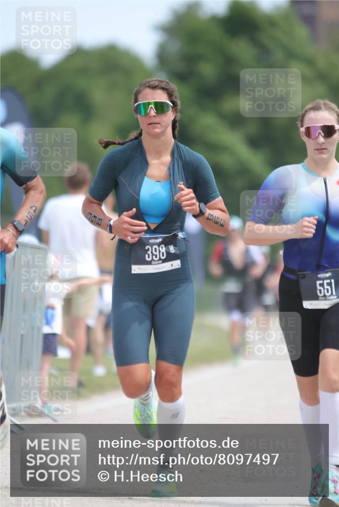 22.06.2025 - Viking Triathlon H.Heesch http://msf.ph/oto/8097497 22.06.2025 13:13:17 Laufen 226, 233, 300, 398, 451, 551 meine-sportfotos.de