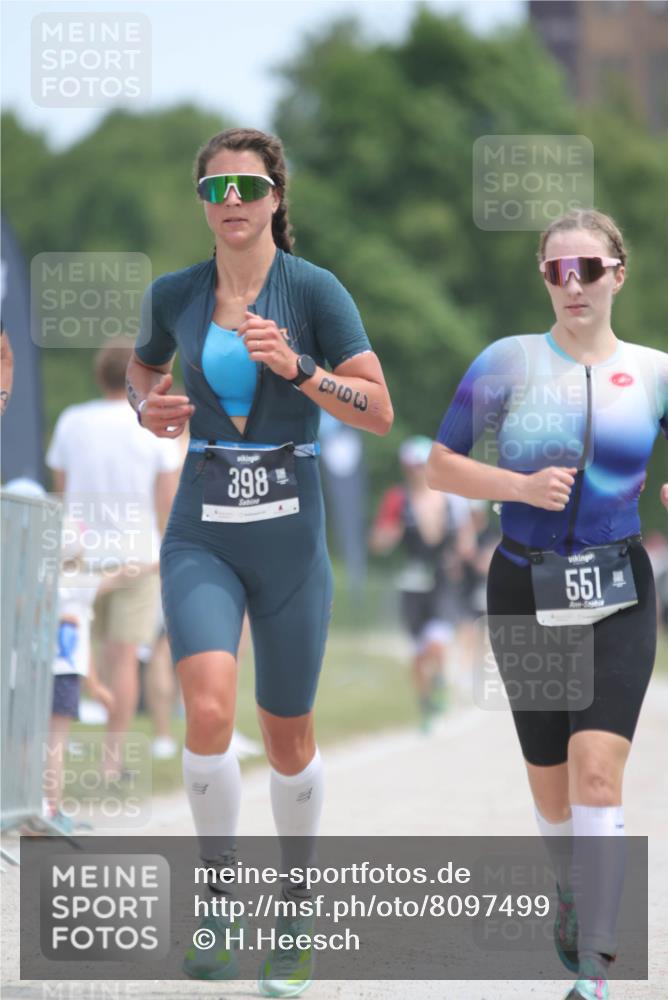 22.06.2025 - Viking Triathlon H.Heesch http://msf.ph/oto/8097499 22.06.2025 13:13:18 Laufen 233, 300, 398, 451, 551 meine-sportfotos.de