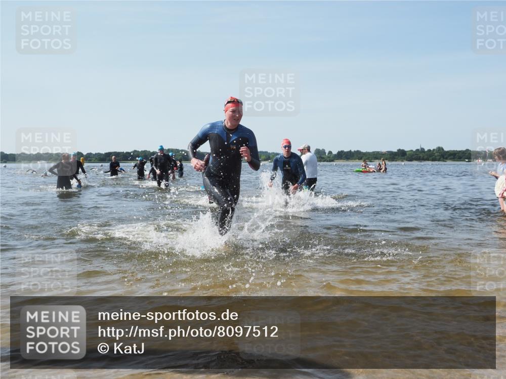 22.06.2025 - Viking Triathlon KatJ http://msf.ph/oto/8097512 22.06.2025 10:31:40 Schwimmen 3, 98, 99, 124, 125, 137, 158, 189, 224, 340, 350, 469, 555, 613, 648 meine-sportfotos.de