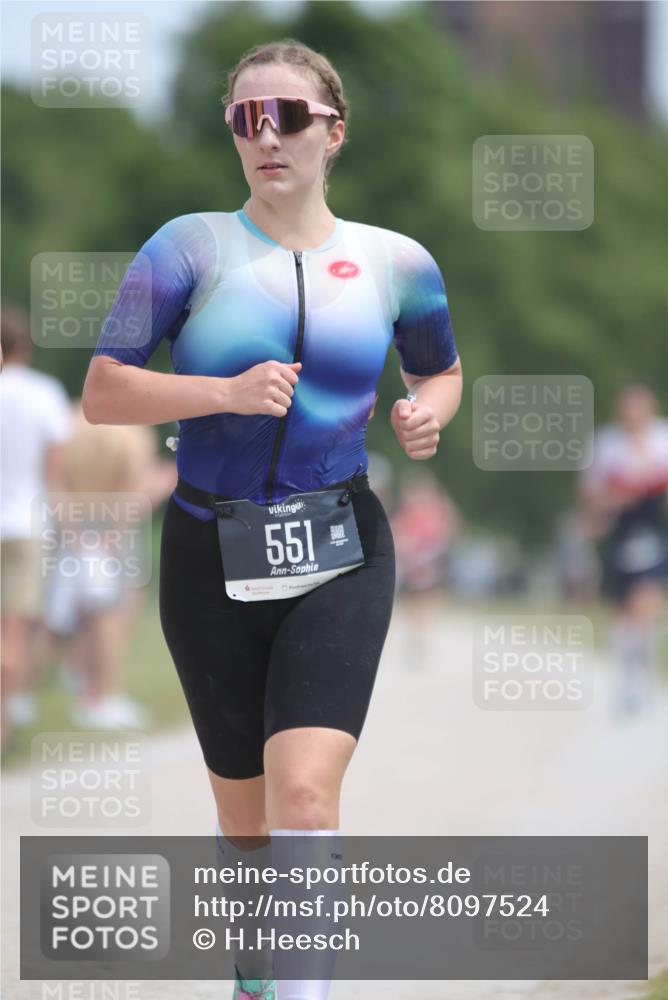 22.06.2025 - Viking Triathlon H.Heesch http://msf.ph/oto/8097524 22.06.2025 13:13:19 Laufen 233, 300, 398, 451, 551 meine-sportfotos.de