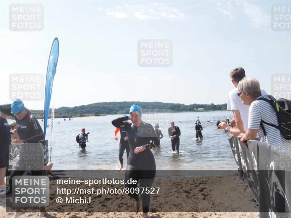 22.06.2025 - Viking Triathlon MichiJ http://msf.ph/oto/8097527 22.06.2025 10:42:36 Schwimmen 55, 65, 171, 192, 240, 318, 427, 624 meine-sportfotos.de