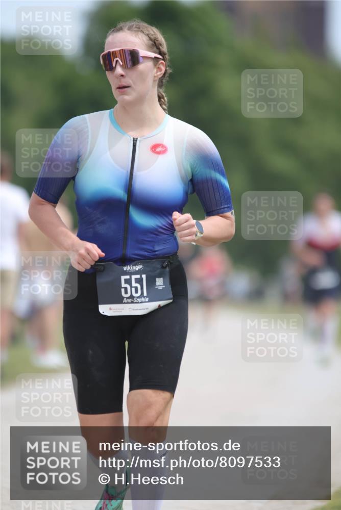 22.06.2025 - Viking Triathlon H.Heesch http://msf.ph/oto/8097533 22.06.2025 13:13:19 Laufen 233, 300, 398, 451, 551 meine-sportfotos.de