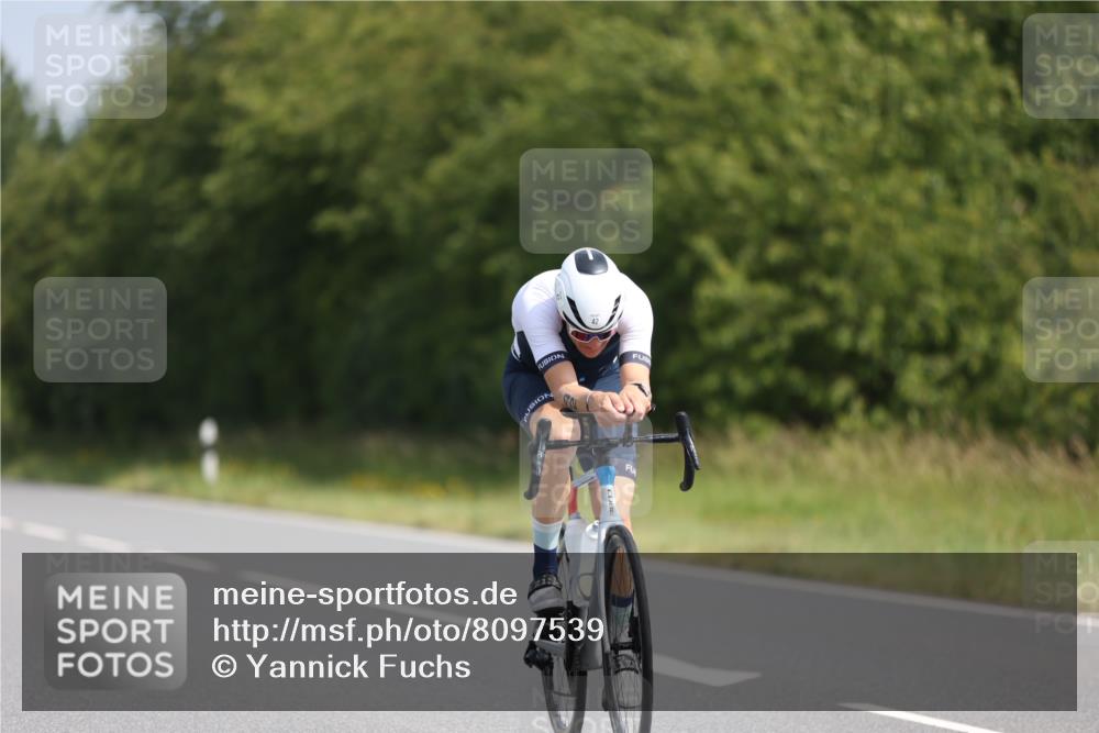 22.06.2025 - Viking Triathlon Yannick Fuchs http://msf.ph/oto/8097539 22.06.2025 11:22:18 Radfahren 42, 47, 91, 165, 257, 473, 490, 661 meine-sportfotos.de