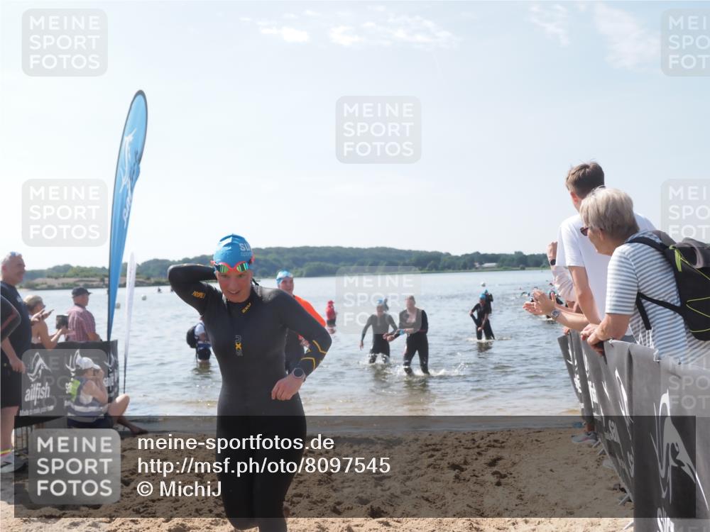 22.06.2025 - Viking Triathlon MichiJ http://msf.ph/oto/8097545 22.06.2025 10:42:37 Schwimmen 55, 171, 192, 240, 318, 369, 427, 624 meine-sportfotos.de