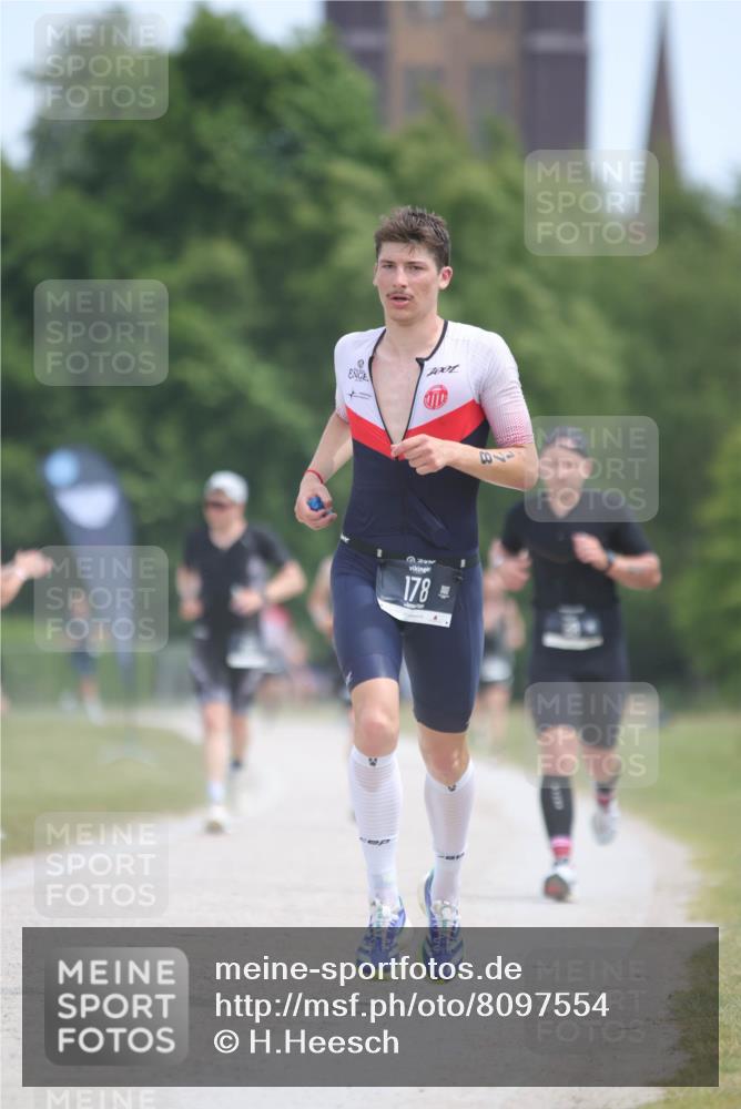 22.06.2025 - Viking Triathlon H.Heesch http://msf.ph/oto/8097554 22.06.2025 13:13:26 Laufen 38, 100, 178 meine-sportfotos.de