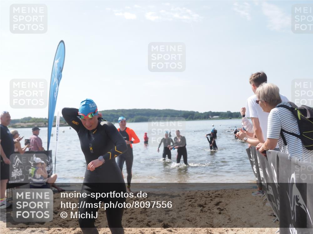 22.06.2025 - Viking Triathlon MichiJ http://msf.ph/oto/8097556 22.06.2025 10:42:37 Schwimmen 55, 171, 192, 240, 318, 369, 427, 624 meine-sportfotos.de