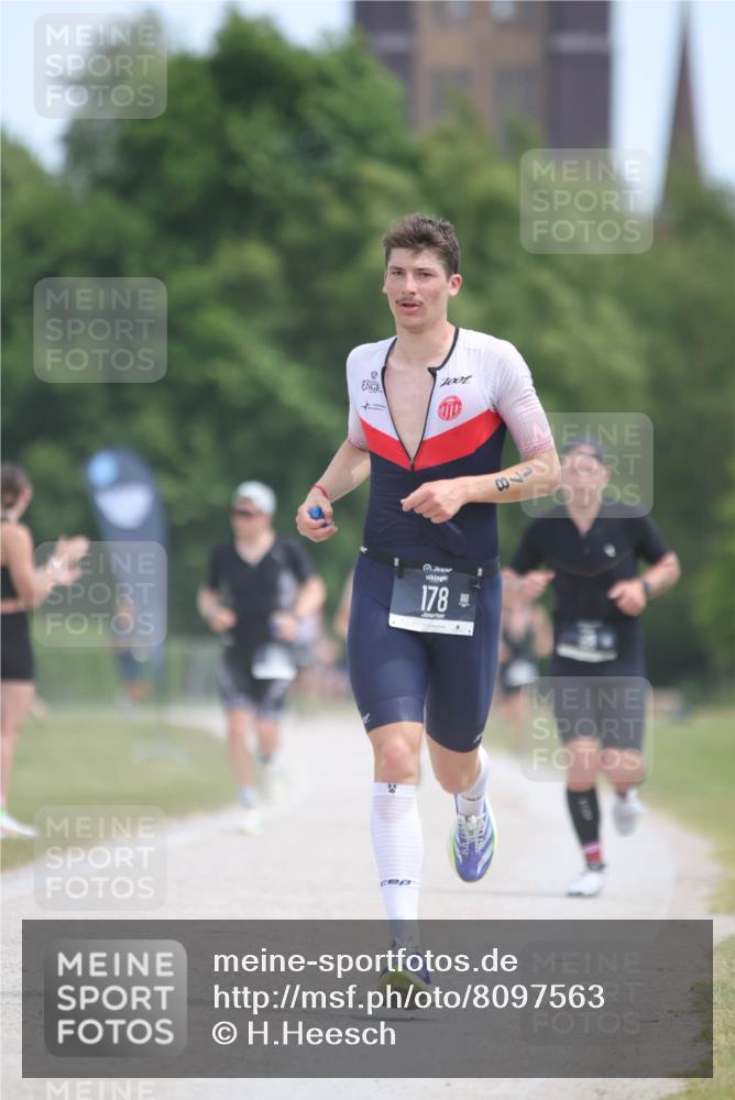 22.06.2025 - Viking Triathlon H.Heesch http://msf.ph/oto/8097563 22.06.2025 13:13:26 Laufen 38, 100, 178 meine-sportfotos.de