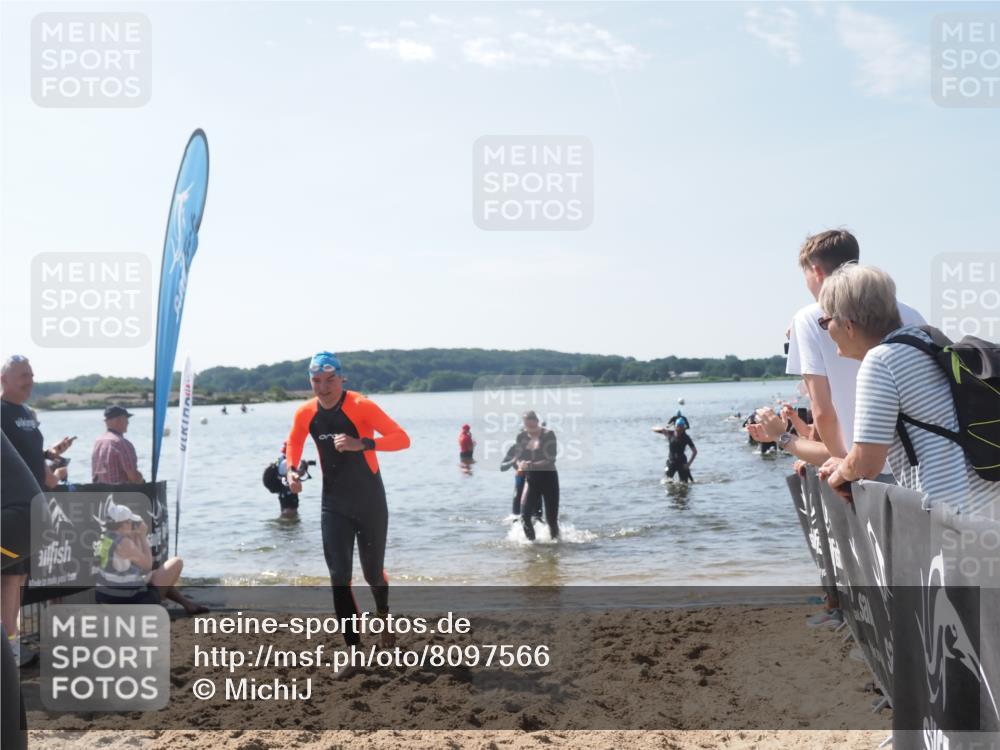 22.06.2025 - Viking Triathlon MichiJ http://msf.ph/oto/8097566 22.06.2025 10:42:38 Schwimmen 55, 171, 240, 318, 369, 427, 441, 624 meine-sportfotos.de