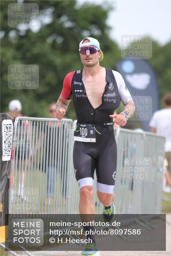 22.06.2025 - Viking Triathlon H.Heesch http://msf.ph/oto/8097586 22.06.2025 13:13:27 Laufen 38, 100, 178 meine-sportfotos.de